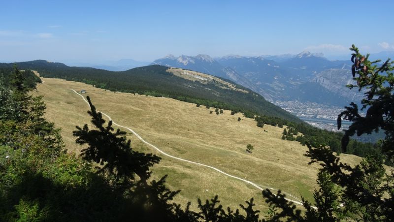 Grand alpage au-dessus de Grenoble