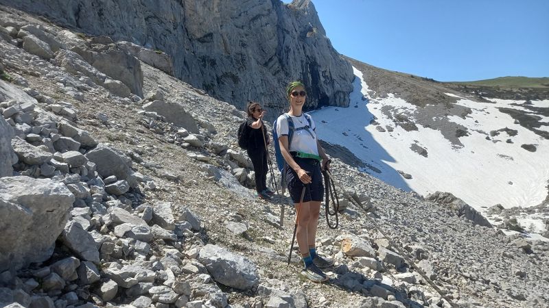 Randonneuses dans le pierrier